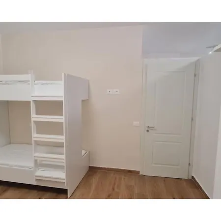 Διαμέρισμα Family Vacation New House *