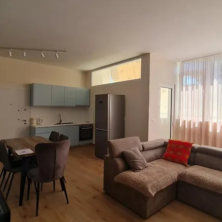 Family Vacation New House شقة *